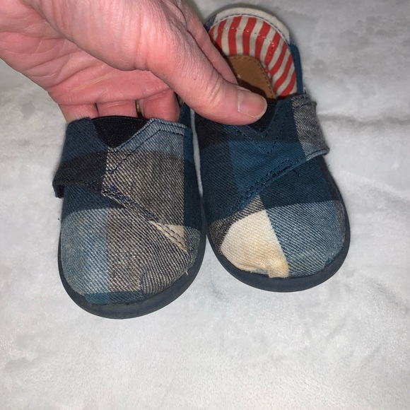 Tom’s Toddler Shoes, Velcro open. Sz. T10 (unisex) - Picture 9 of 9